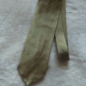 Donna Karan Signature collection -- Silk tie Made in USA -- Gold
